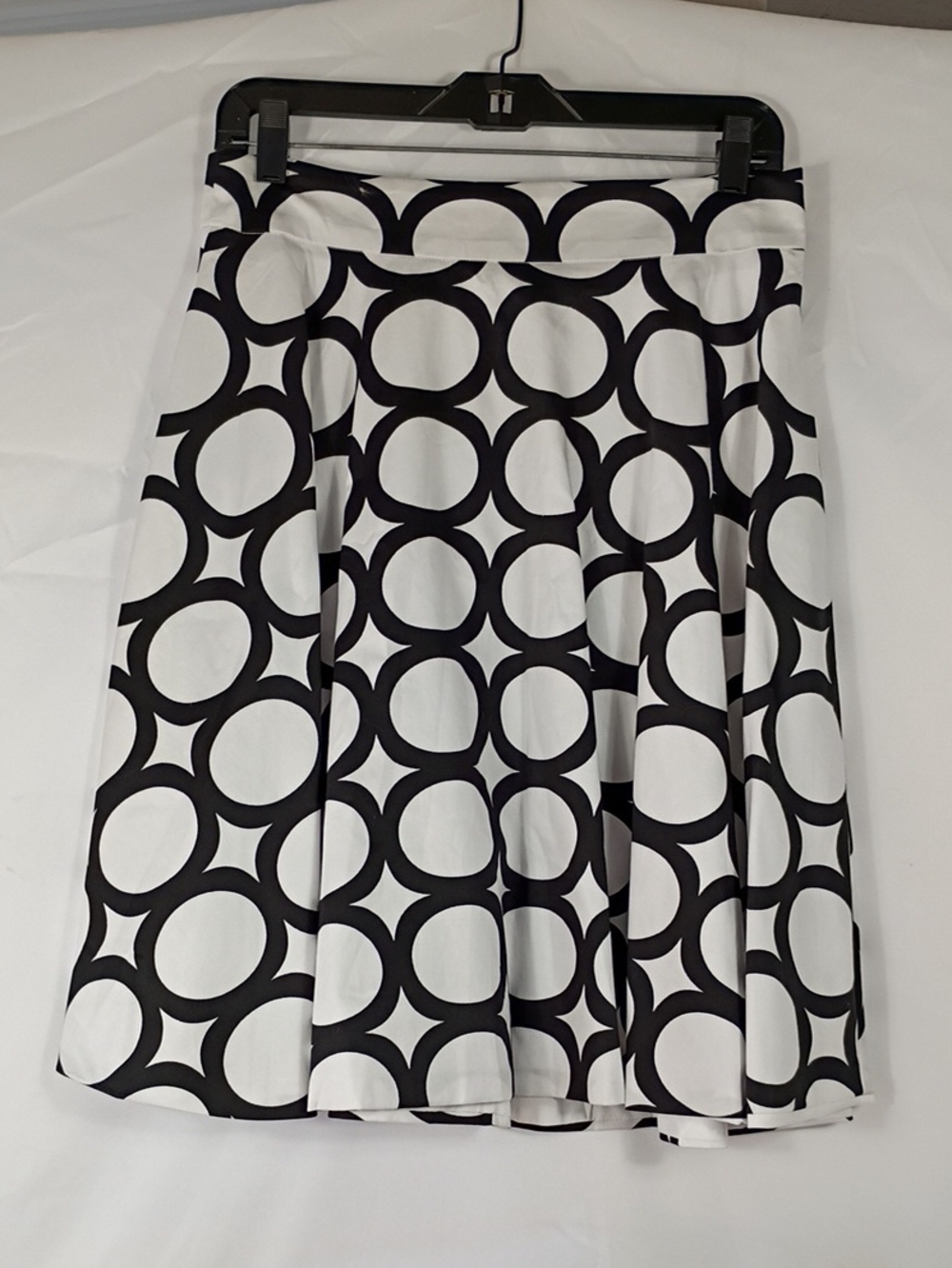 EUC Amanda & Chelsea Black and White Circle Print Skirt Women's Size 8 Work